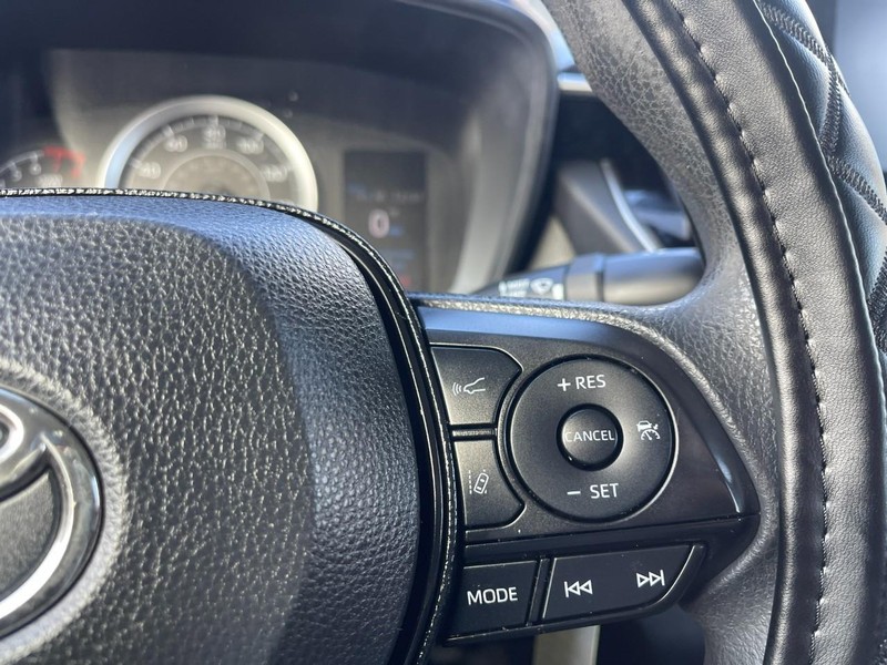 Toyota Corolla Vehicle Image 14