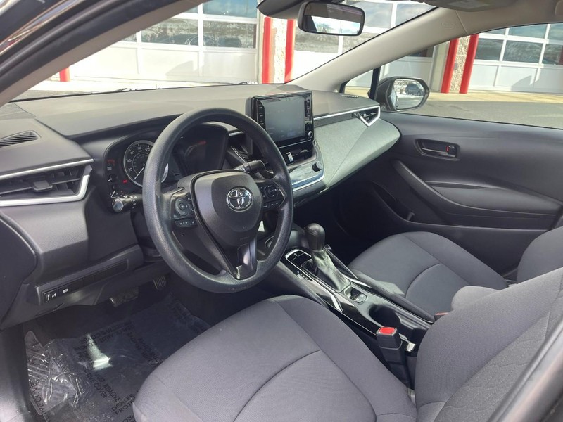 Toyota Corolla Vehicle Image 12