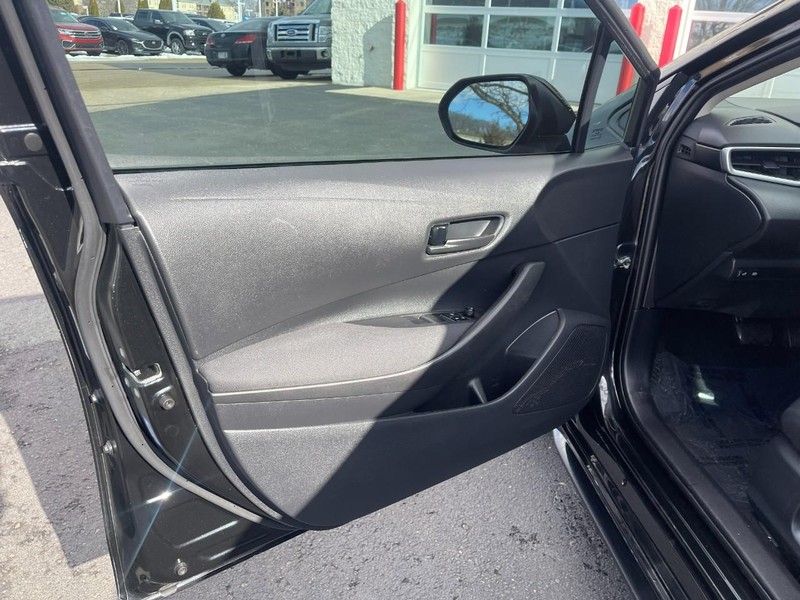 Toyota Corolla Vehicle Image 14