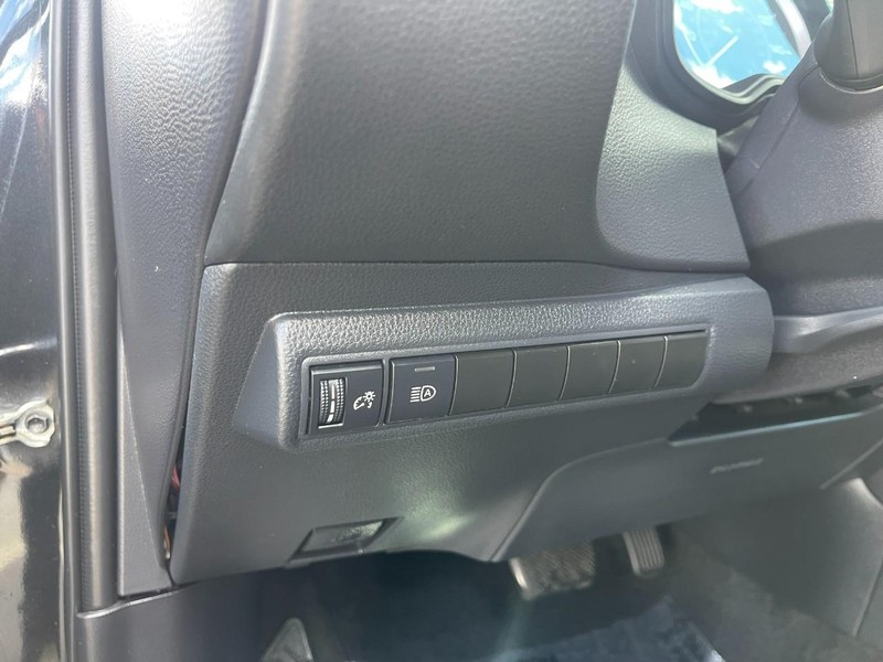 Toyota Corolla Vehicle Image 15