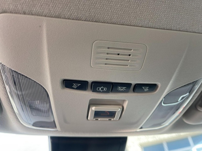 Toyota Corolla Vehicle Image 24