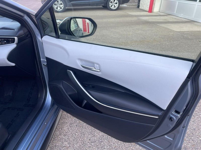 Toyota Corolla Vehicle Image 11