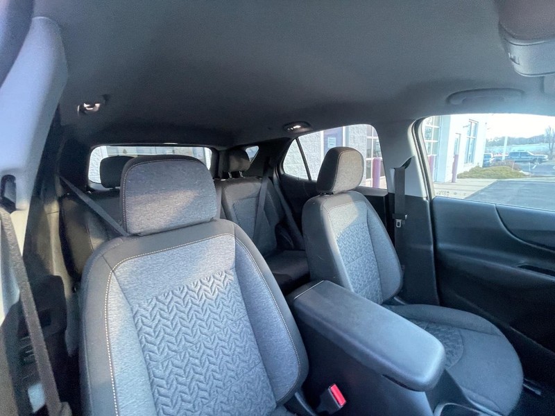 Chevrolet Equinox Vehicle Image 04