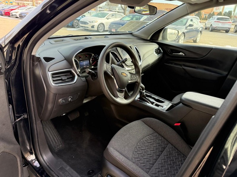 Chevrolet Equinox Vehicle Image 10