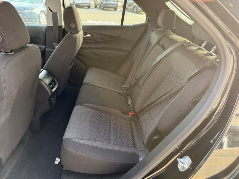 Chevrolet Equinox Vehicle Image 11