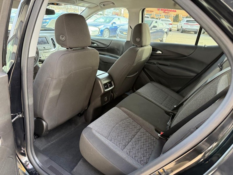 Chevrolet Equinox Vehicle Image 12