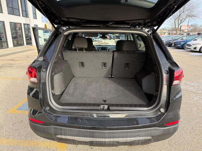 Chevrolet Equinox Vehicle Image 13