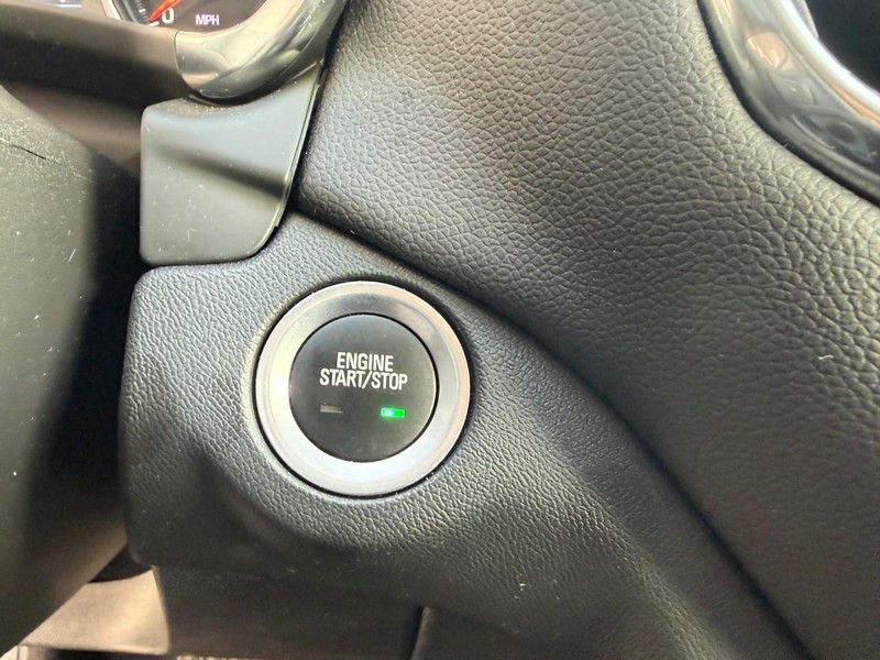 Chevrolet Equinox Vehicle Image 24