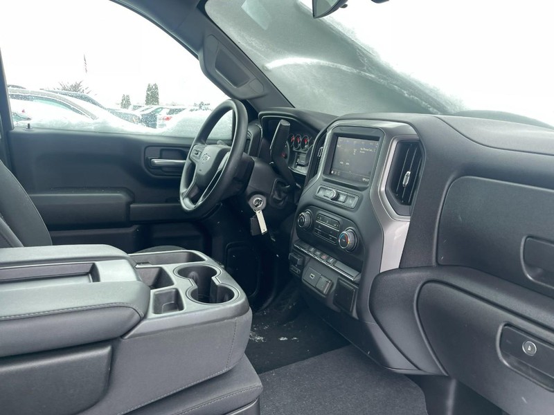 Chevrolet Silverado 1500 Vehicle Image 02