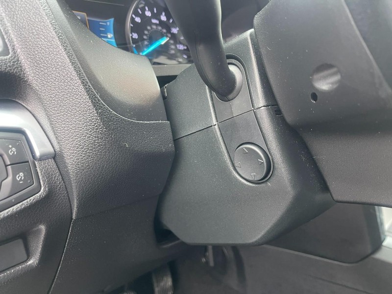 Ford Explorer Vehicle Image 22