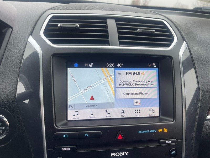 Ford Explorer Vehicle Image 27