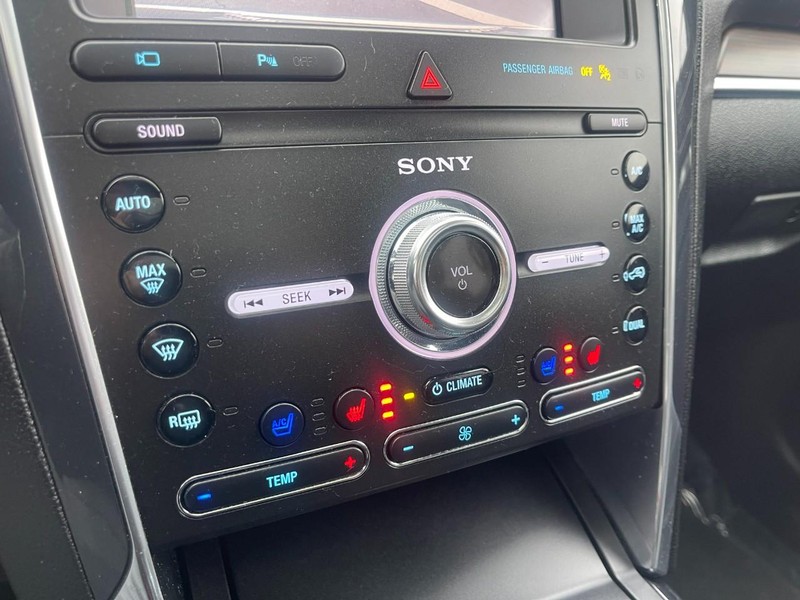 Ford Explorer Vehicle Image 29