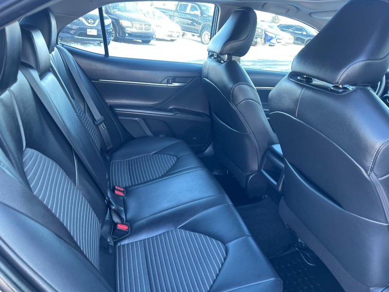 Toyota Camry Vehicle Image 06