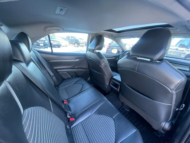 Toyota Camry Vehicle Image 07