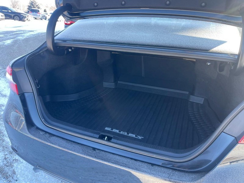 Toyota Camry Vehicle Image 09