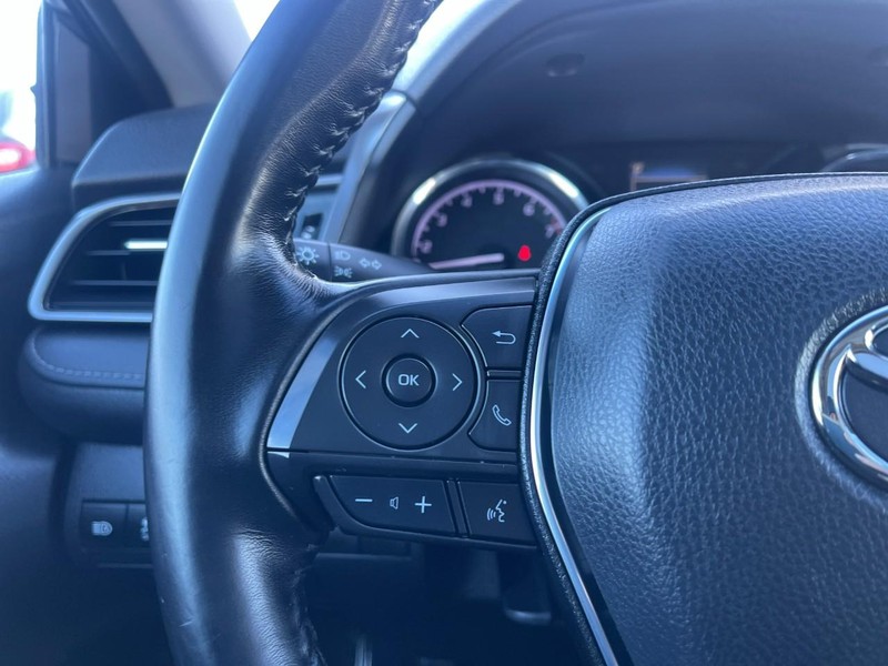 Toyota Camry Vehicle Image 15