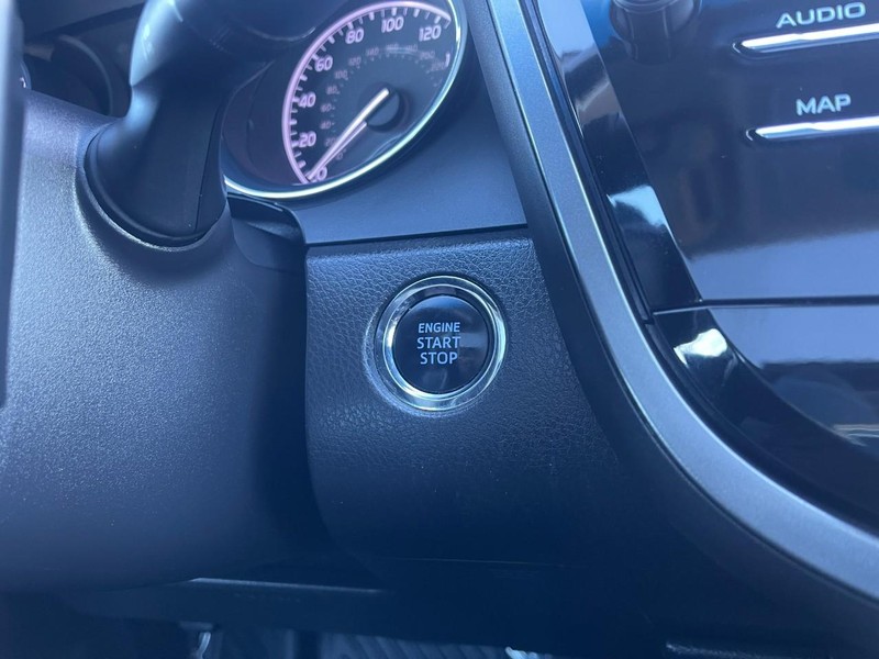 Toyota Camry Vehicle Image 22