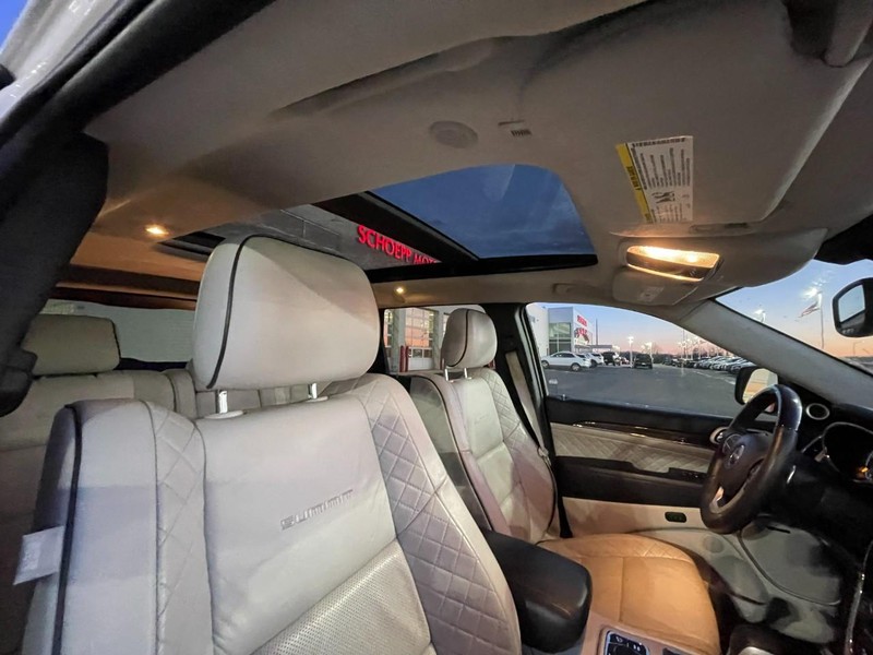 Jeep Grand Cherokee Vehicle Image 03