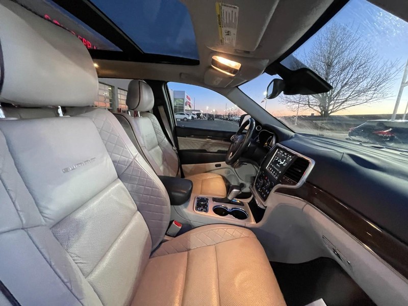 Jeep Grand Cherokee Vehicle Image 04