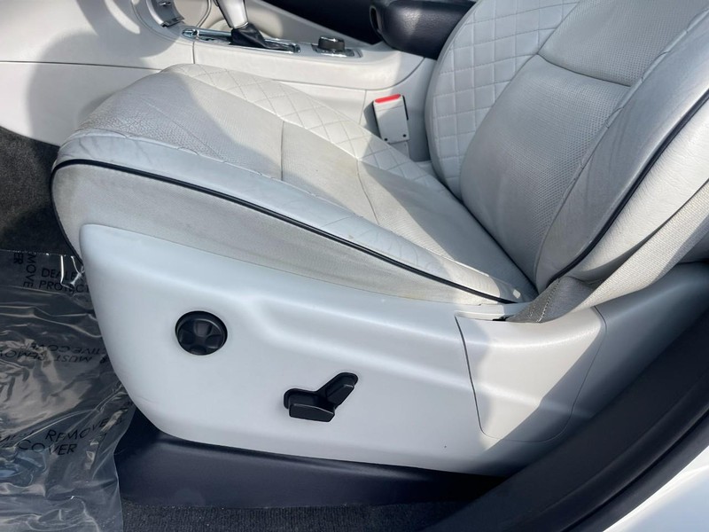 Jeep Grand Cherokee Vehicle Image 20