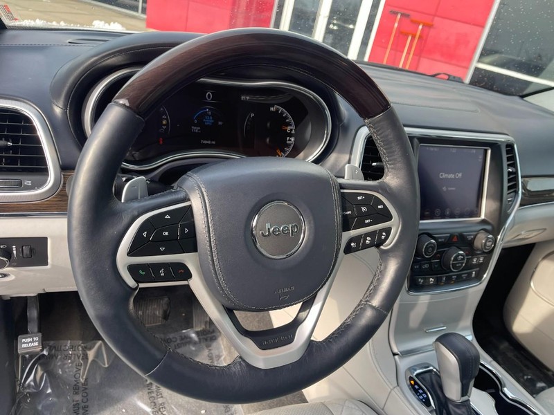 Jeep Grand Cherokee Vehicle Image 26