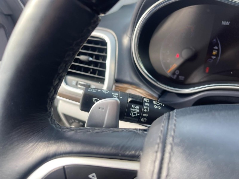 Jeep Grand Cherokee Vehicle Image 30