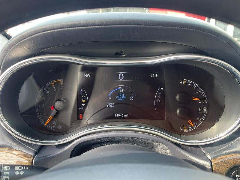 Jeep Grand Cherokee Vehicle Image 32