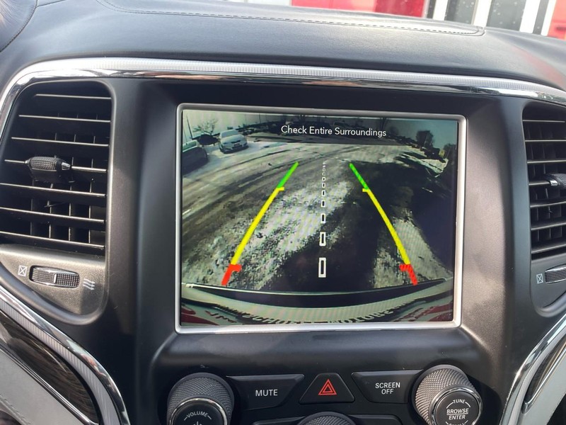 Jeep Grand Cherokee Vehicle Image 35