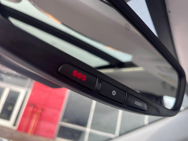 Jeep Grand Cherokee Vehicle Image 38