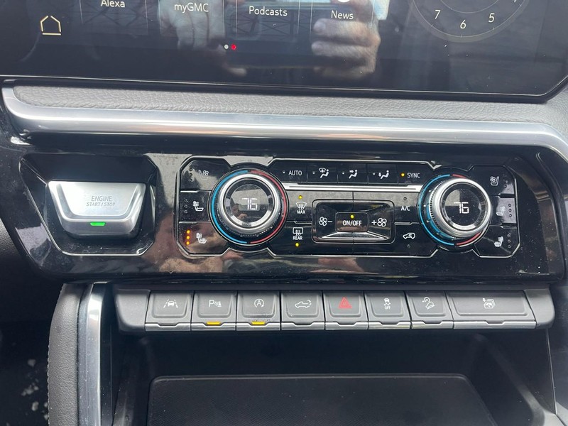 GMC Sierra 1500 Vehicle Image 26