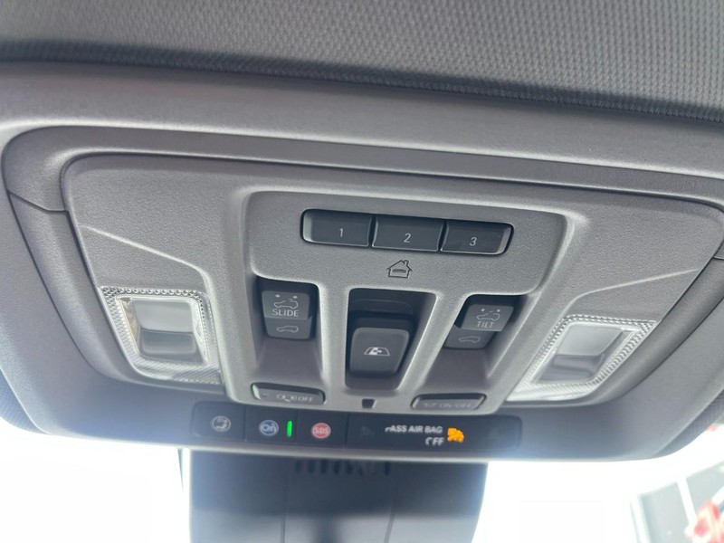 GMC Sierra 1500 Vehicle Image 32