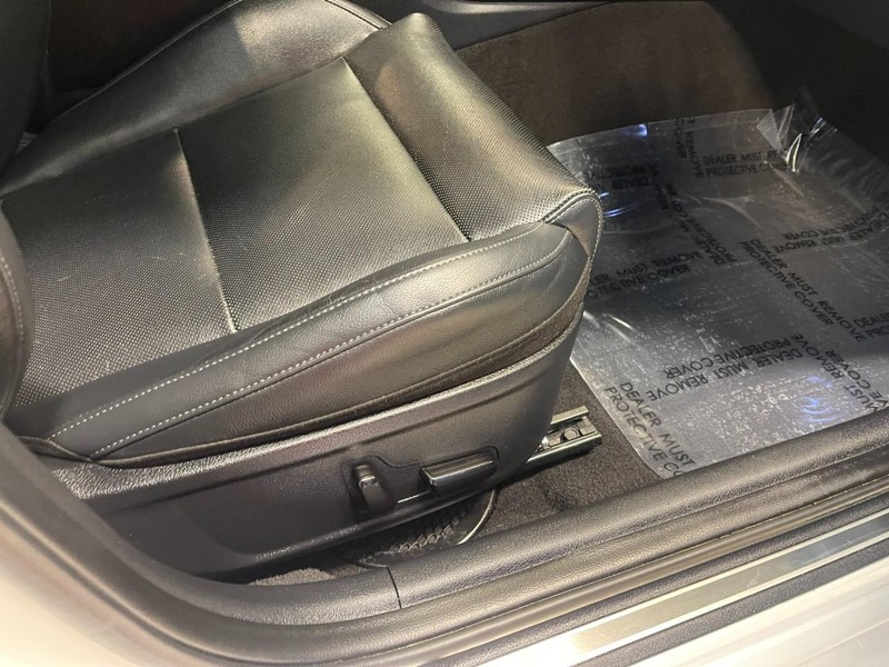 Kia Stinger Vehicle Image 11