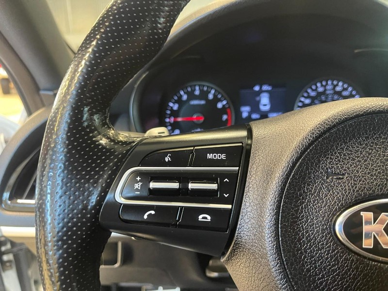 Kia Stinger Vehicle Image 25