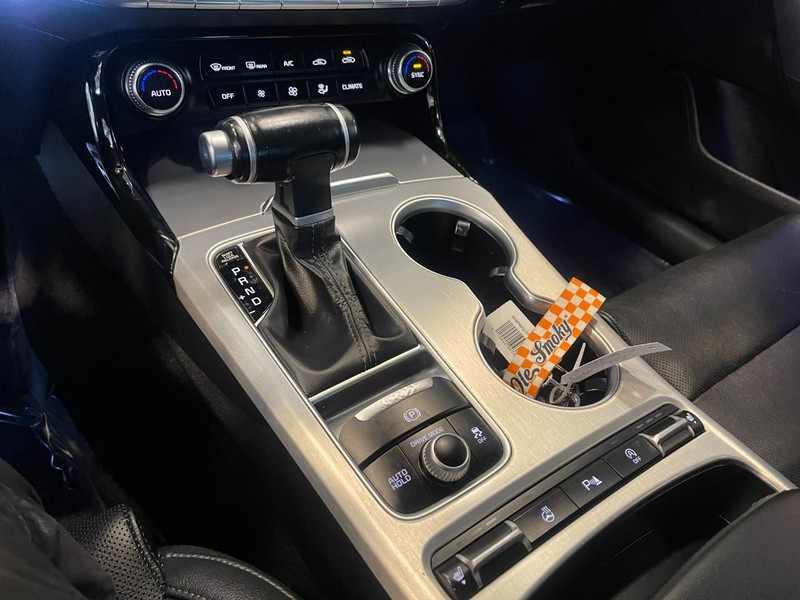 Kia Stinger Vehicle Image 32