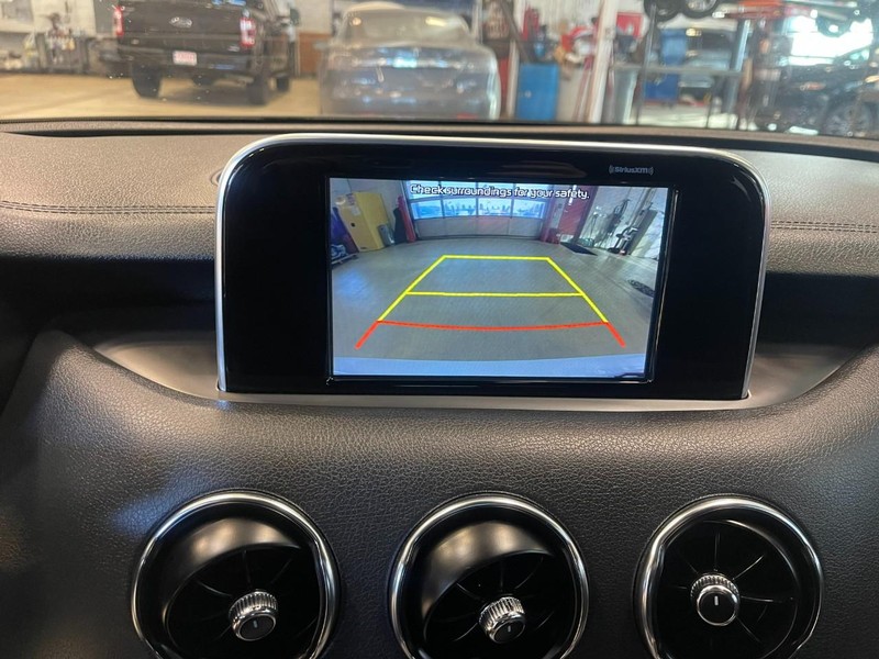 Kia Stinger Vehicle Image 33