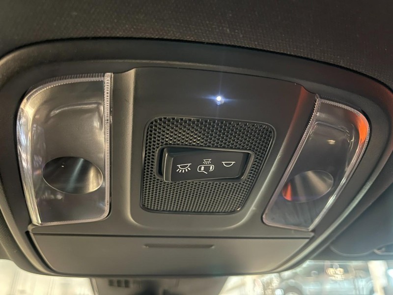 Kia Stinger Vehicle Image 35