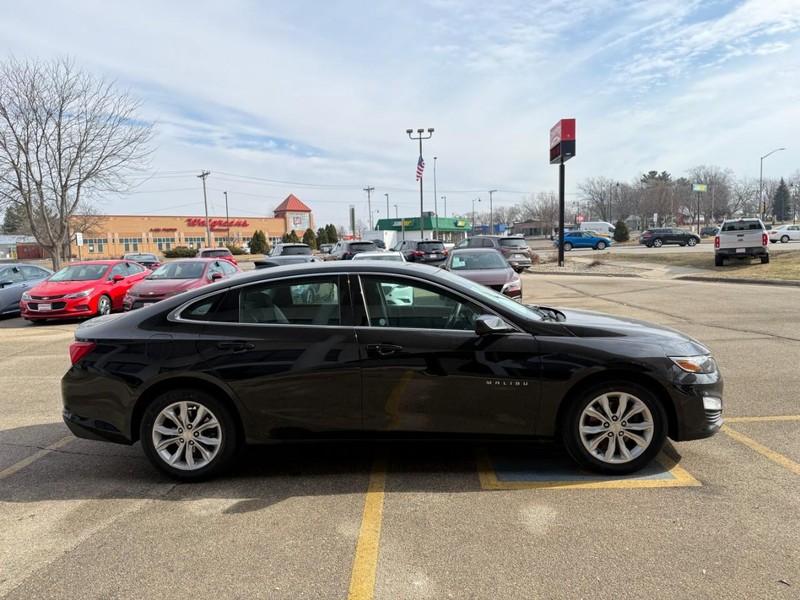Chevrolet Malibu Vehicle Image 04