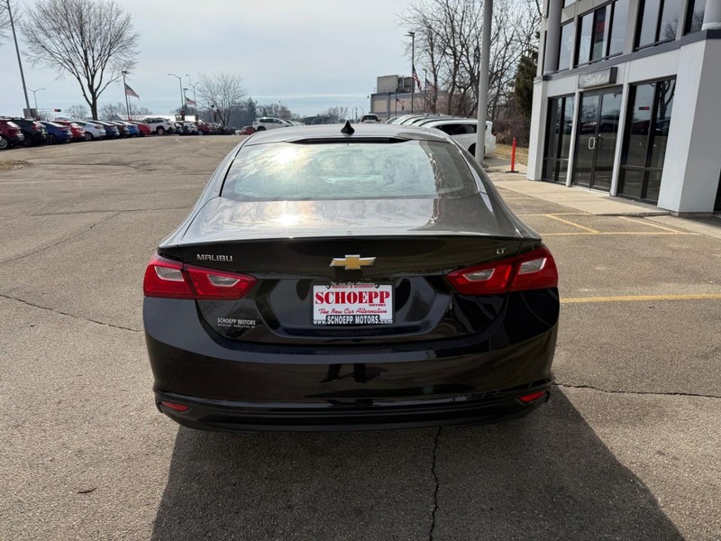 Chevrolet Malibu Vehicle Image 06
