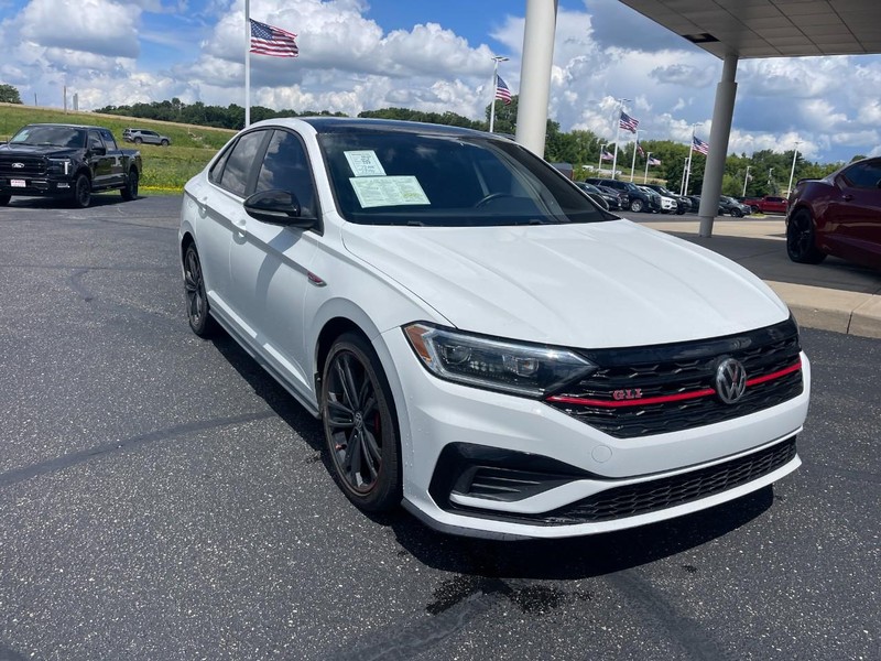 Volkswagen Jetta GLI Vehicle Image 02