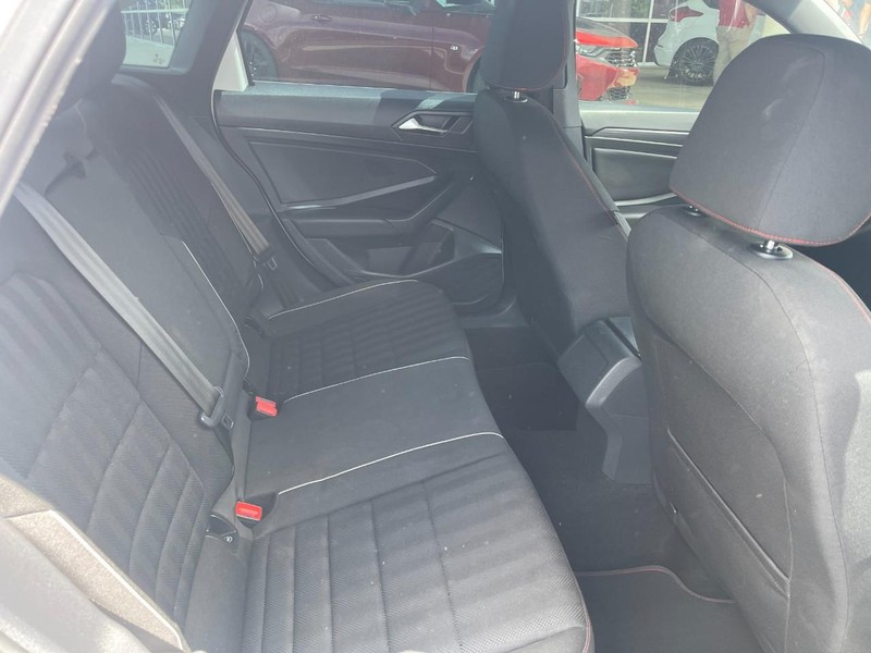 Volkswagen Jetta GLI Vehicle Image 07