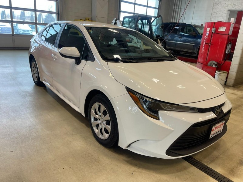 Toyota Corolla Vehicle Image 02