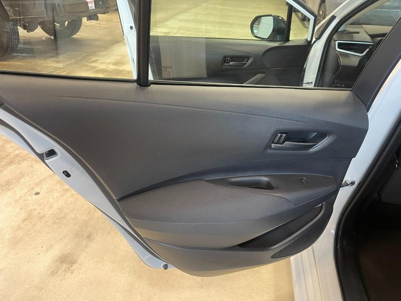 Toyota Corolla Vehicle Image 13