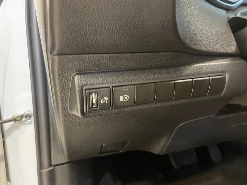 Toyota Corolla Vehicle Image 16