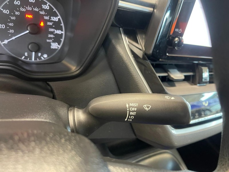 Toyota Corolla Vehicle Image 24