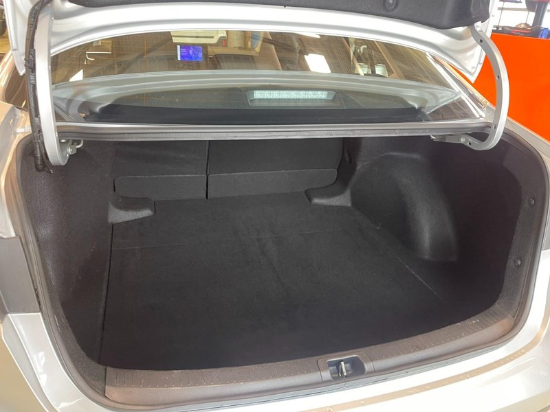 Toyota Corolla Vehicle Image 10