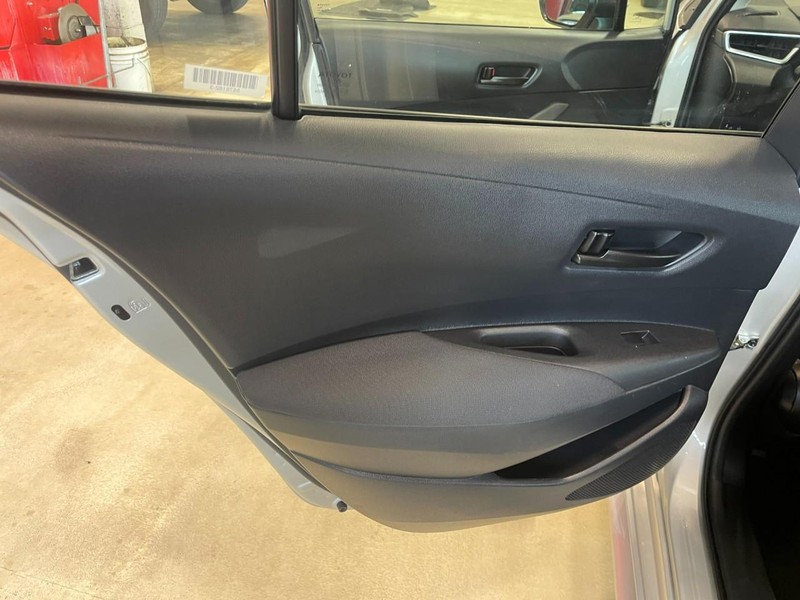 Toyota Corolla Vehicle Image 12