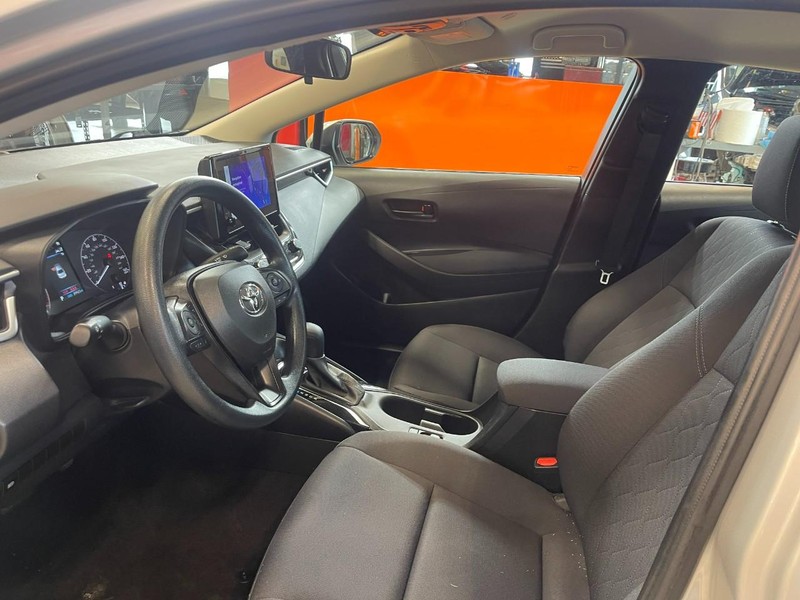 Toyota Corolla Vehicle Image 13