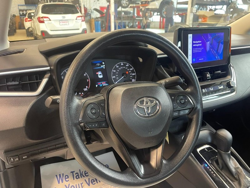 Toyota Corolla Vehicle Image 16