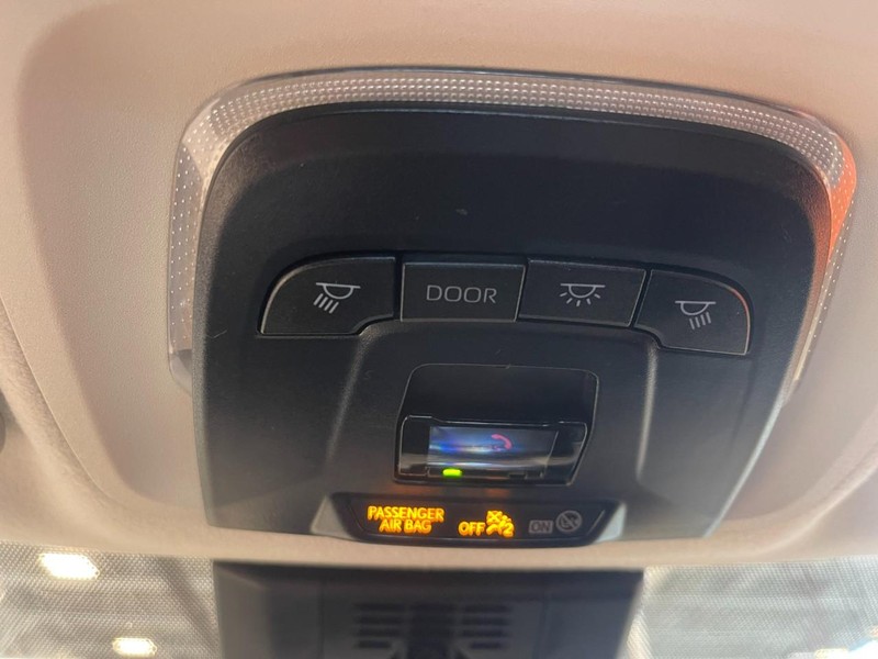 Toyota Corolla Vehicle Image 25