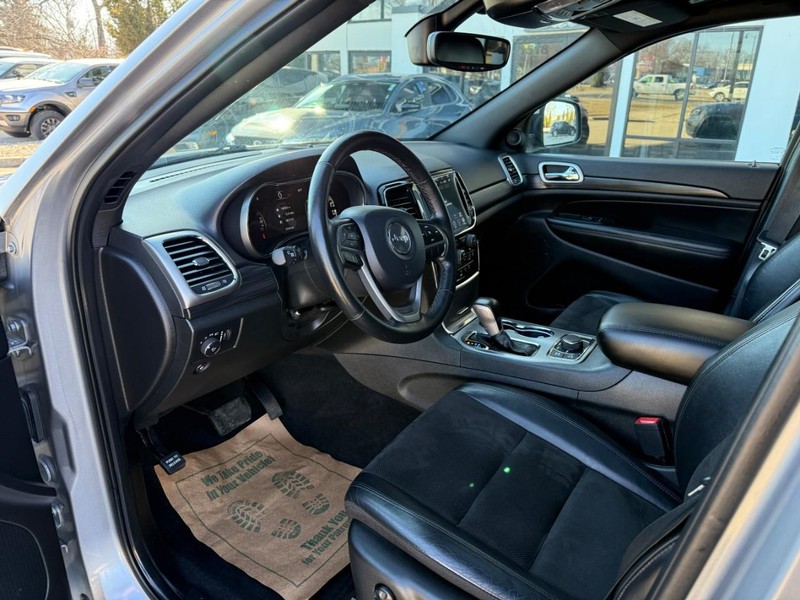 Jeep Grand Cherokee Vehicle Image 10